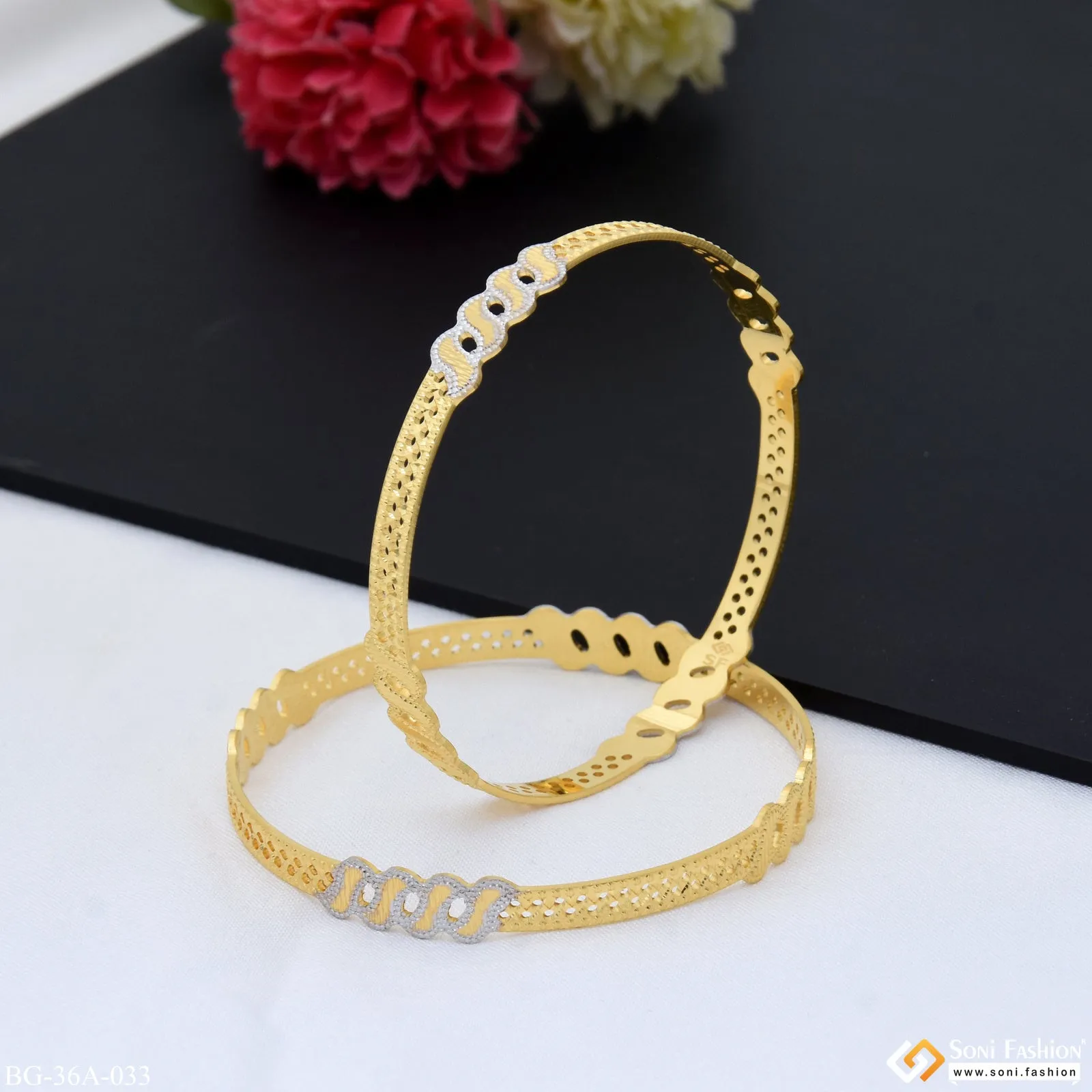 1 Gram Gold Plated Beautiful Design Fashionable Bangles for Lady - Style A033