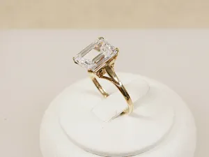 9ct Gold & CZ Solitaire Ring