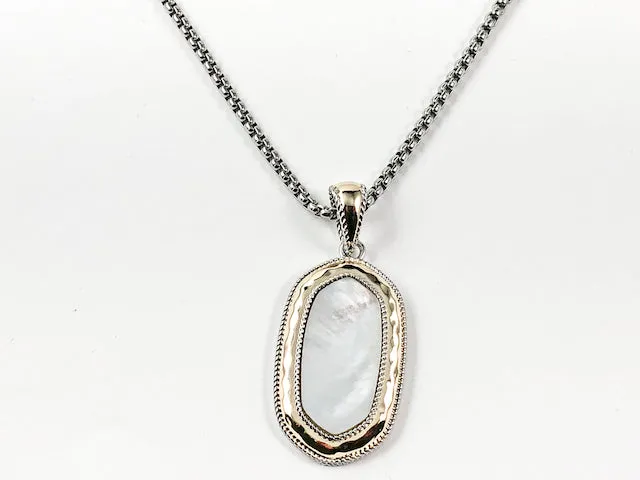 Beautiful Modern Oval Shape Center Mother Of Pearl Gold Tone Frame Brass Necklace