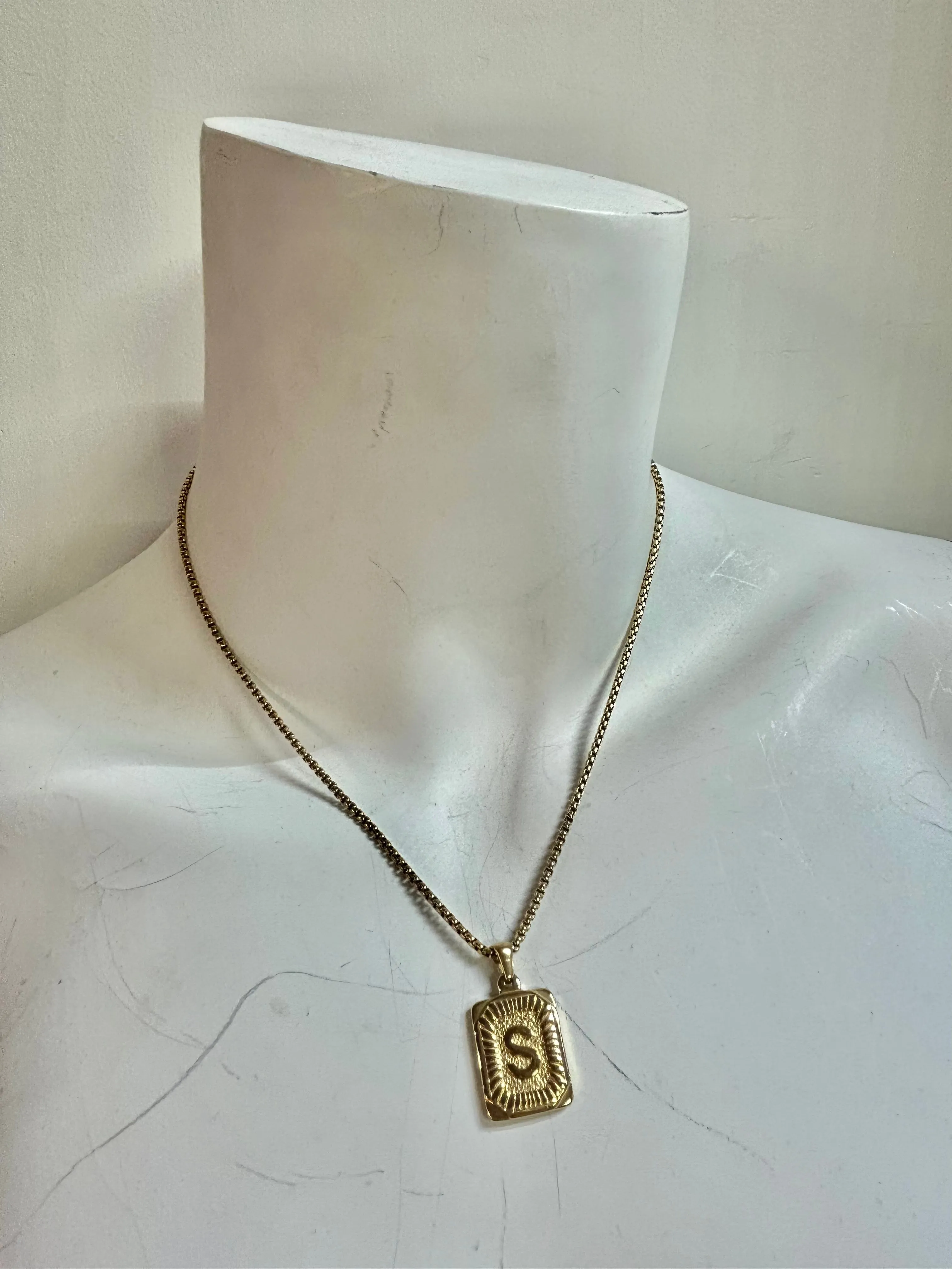 Bella Initial Tag Necklace | Chunky Box Chain