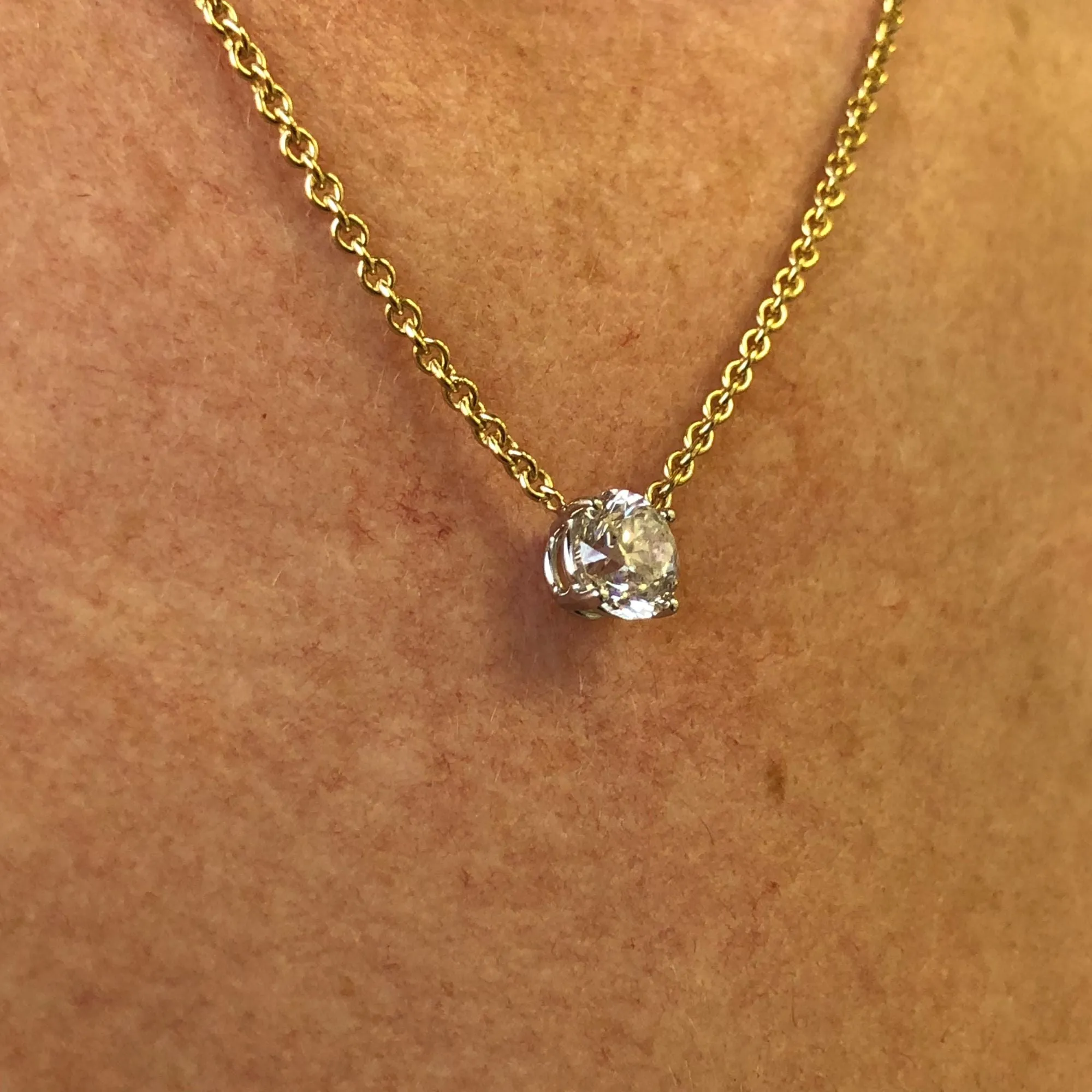 Heiligenschein Natural Diamond Solitaire Pendant with a Yellow Necklace