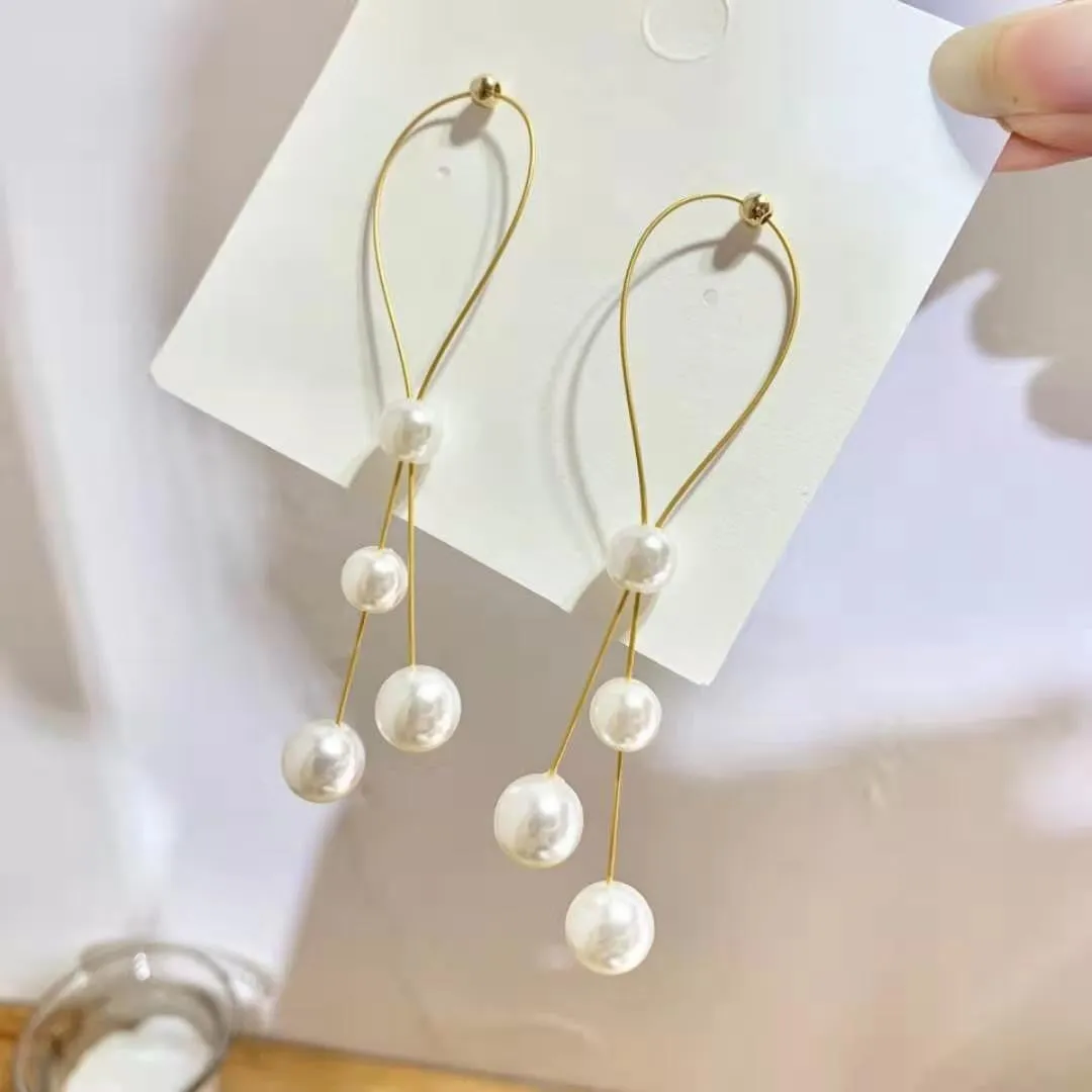 just-lil-things-gold-pin-earrings-jlt11352