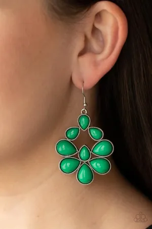 Paparazzi Earring ~ In Crowd Couture - Green